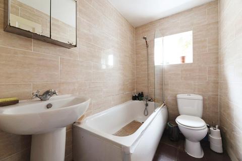 5 Woodriffe Road, London, E11 1AH