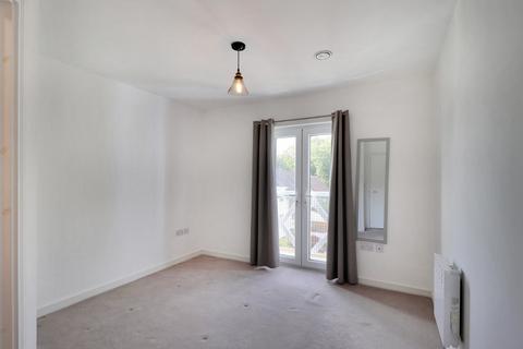 2 bedroom penthouse for sale, Lambe Close, Snodland, Kent, ME6