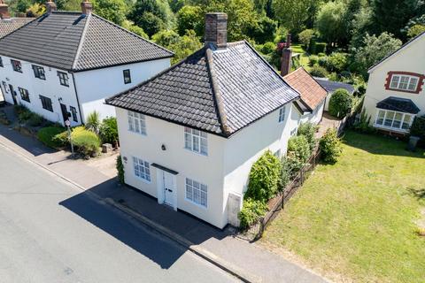 3 bedroom detached house for sale, The Street, Brockdish