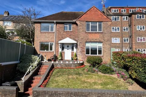 5 bedroom detached house to rent, Goldstone Way, Hove