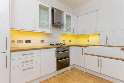 3 bedroom flat to rent, Turnpin Lane, Greenwich, London, SE10