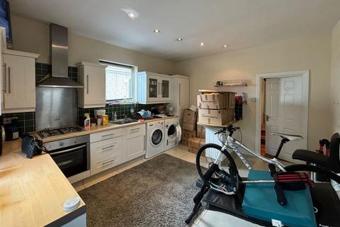2 bedroom flat for sale, 22A Lancelot Road, Wembley, Middlesex, HA0 2BP