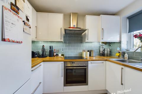 2 bedroom terraced house for sale, Avocet Way, Watermead, Aylesbury