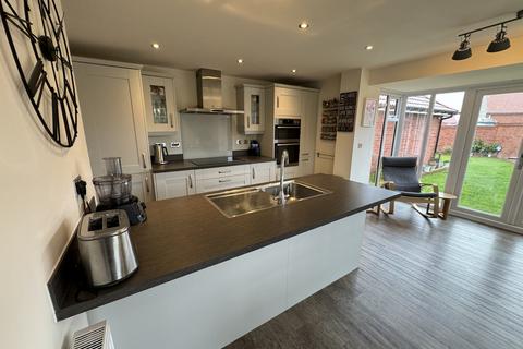 4 bedroom detached house for sale, Epicure Road, Bristol, BS35