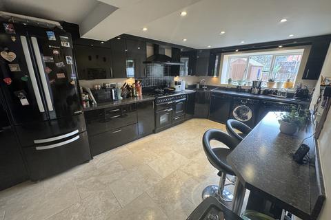 23 Gloucester Road, Thornbury, Bristol, BS35 1DJ