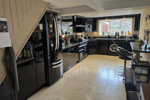 23 Gloucester Road, Thornbury, Bristol, BS35 1DJ