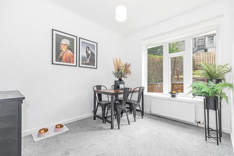 38 Randolph Drive, Clarkston, Glasgow, G76 8AW