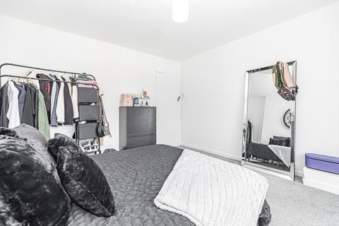 38 Randolph Drive, Clarkston, Glasgow, G76 8AW