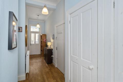 10 Hermitage Park, Edinburgh, EH6 8HB