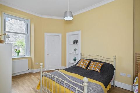 10 Hermitage Park, Edinburgh, EH6 8HB