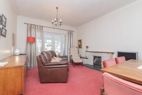 12 Strathearn Road, Clarkston, Glasgow, G76 7TY