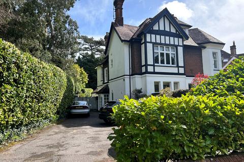 Flat 5, 68 West Overcliff Drive, Bournemouth, BH4 8AB