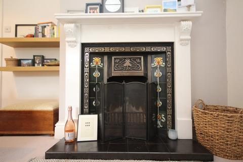 Flat 5, 68 West Overcliff Drive, Bournemouth, BH4 8AB