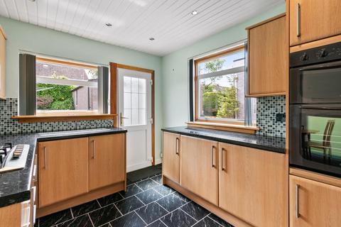 7 Hillend Crescent, Clarkston, Glasgow, G76 7XU
