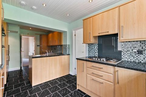 7 Hillend Crescent, Clarkston, Glasgow, G76 7XU