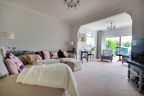 4 bedroom detached house for sale, Sea Road, Milford on Sea, Lymington, so41