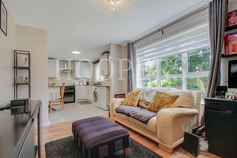 1 bedroom ground floor flat for sale, Crispian Close, LONDON, NW10