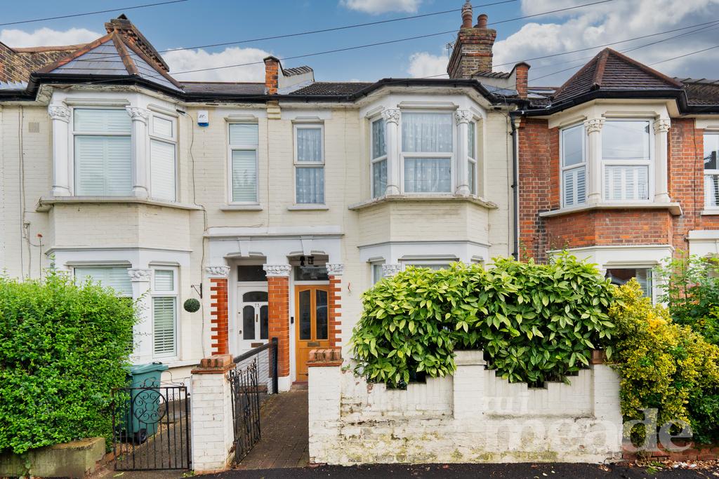 Selwyn Avenue, Highams Park, E4 3 bed terraced house for sale £700,000