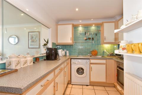 2 bedroom apartment for sale, Valetta Way, The Esplanade, Rochester, Kent