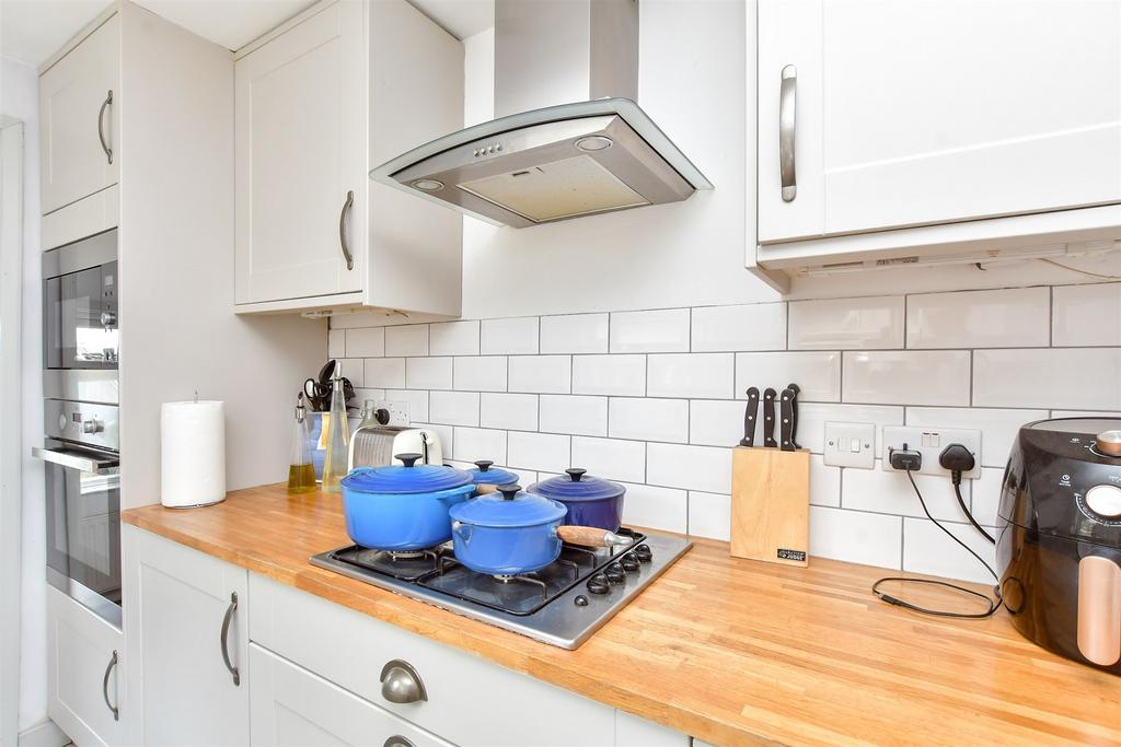 Priory Road, Reigate, Surrey 2 bed semidetached house for sale £500,000