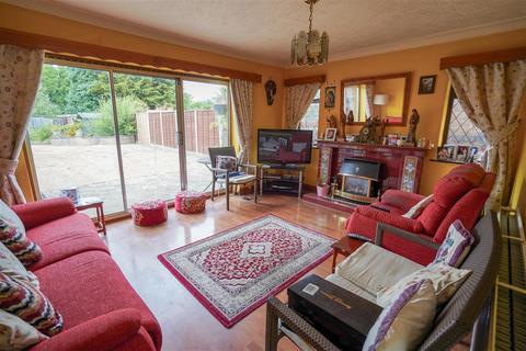 3 bedroom detached bungalow for sale, Solihull B92