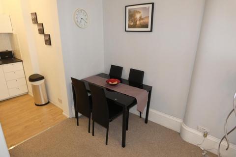 2 bedroom flat to rent, Mount Stuart Street, Glasgow G41