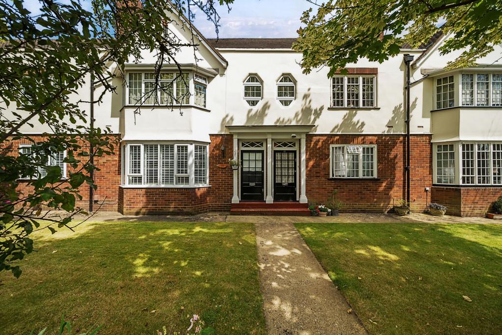Lock Chase, Blackheath, London 2 bed apartment for sale £729,950