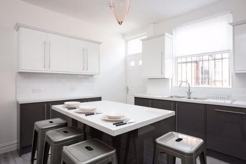 6 bedroom house to rent, Burchett Grove, Leeds LS6