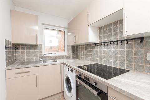 1 bedroom maisonette for sale, Swallow Close, Greenhithe, Kent