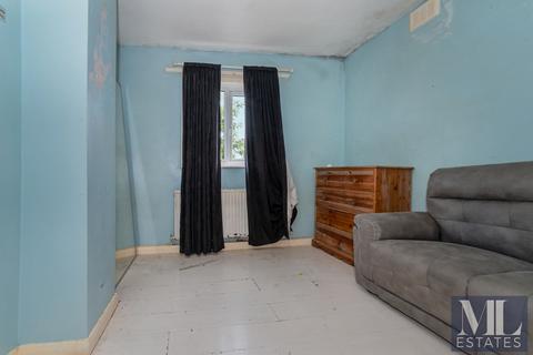 30 Pitfield Way, London, NW10 0PR