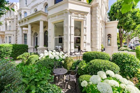 5b Randolph Road, London, W9 1AN