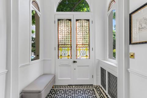 5b Randolph Road, London, W9 1AN