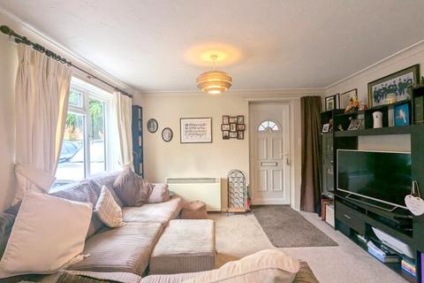 12 Briarwood Close, Feltham, TW13 4QL