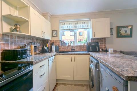 12 Briarwood Close, Feltham, TW13 4QL