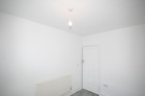 3 bedroom flat to rent, Capthorne Court, Alexandra Avenue, Harrow, Middlesex, HA2