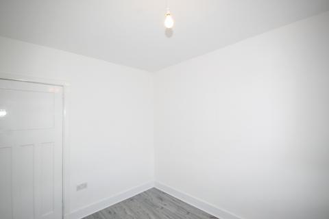 3 bedroom flat to rent, Capthorne Court, Alexandra Avenue, Harrow, Middlesex, HA2