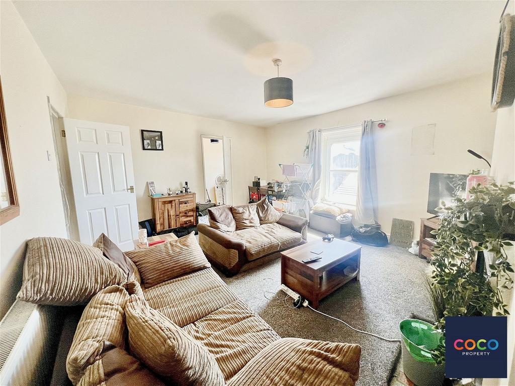 Fortuneswell, Portland DT5 2 bed flat for sale £130,000