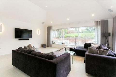 Brigadoon Dodds Lane, Chalfont St Giles, HP8 4EL