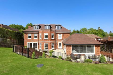 Brigadoon Dodds Lane, Chalfont St Giles, HP8 4EL