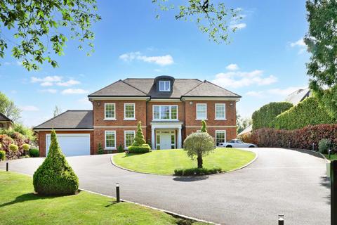 Brigadoon Dodds Lane, Chalfont St Giles, HP8 4EL