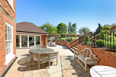 Brigadoon Dodds Lane, Chalfont St Giles, HP8 4EL