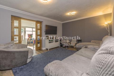 53 Heatherleigh, Leyland, PR26 7QF