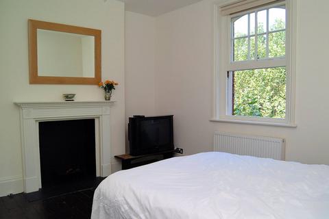 2 bedroom flat to rent, Ruskin Mansions, Barons Court, London, W14
