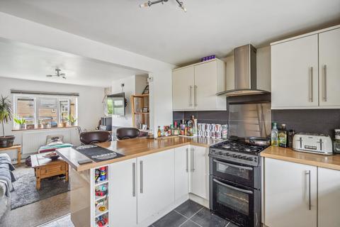 2 bedroom maisonette for sale, Bartletts Hillside Close, Gerrards Cross SL9