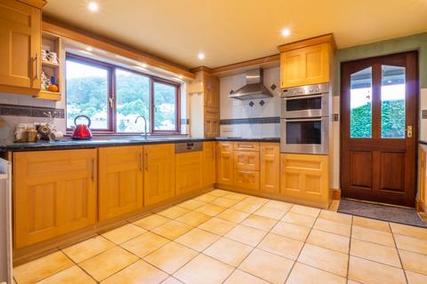 5 bedroom detached house to rent, 6 Brackenfield, Bowness-On-Windermere