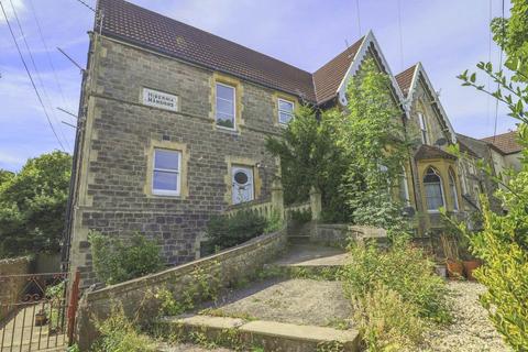 Victoria Quadrant - Superb Period Flat