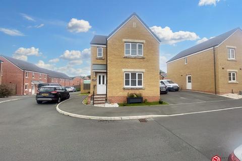 3 bedroom detached house for sale, Maes Y Glo, Llanelli. SA14 9QA