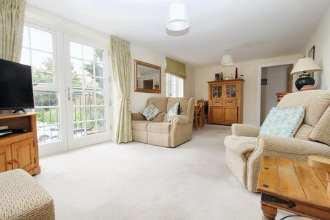 2 bedroom retirement property for sale, Station Road, Letchworth Garden City, SG6