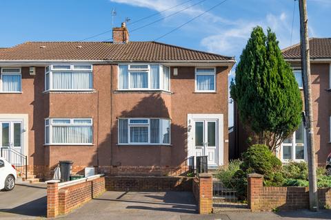 3 bedroom end of terrace house for sale, Yew Tree Drive, Gloucestershire BS15