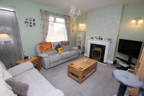 3 bedroom end of terrace house for sale, Park Road, Worsbrough